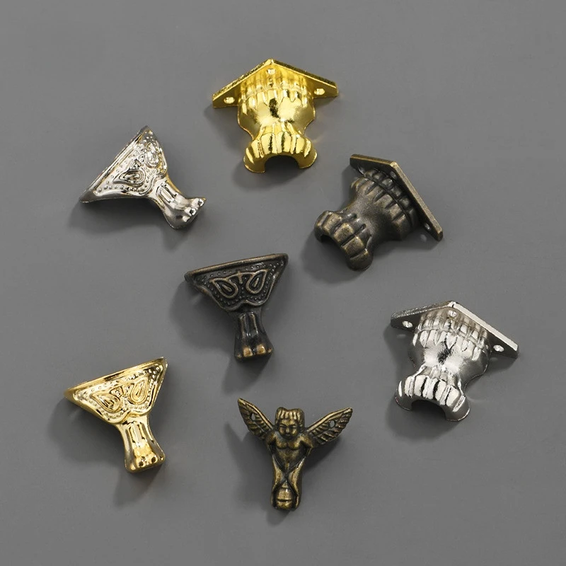 8pcs Antique Corner Brackets Z - Furniture Hardware For Legs recensione e prezzo